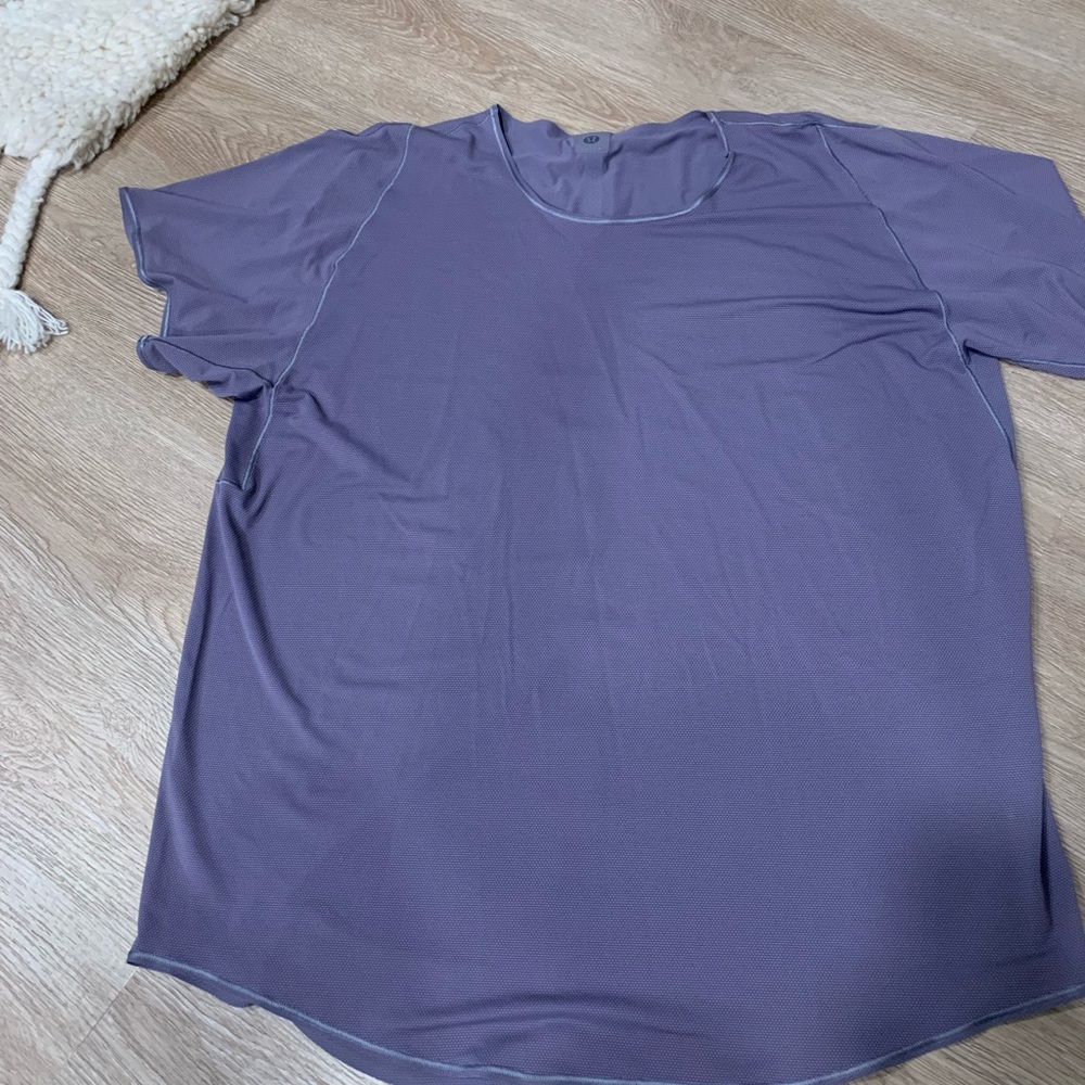 EUC lululemon dry fit lavender shirt